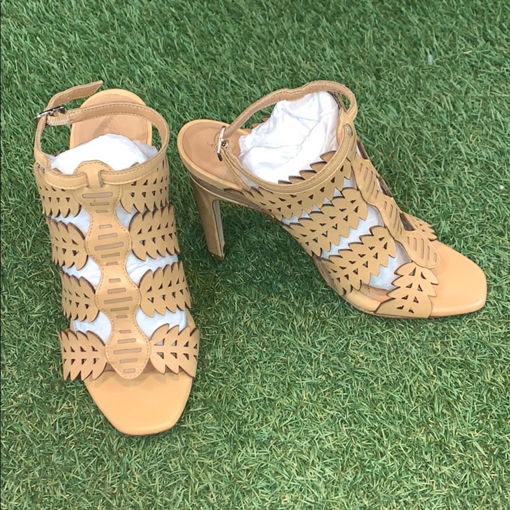 Brand new eight fifteen bonfire heel in vaccetta